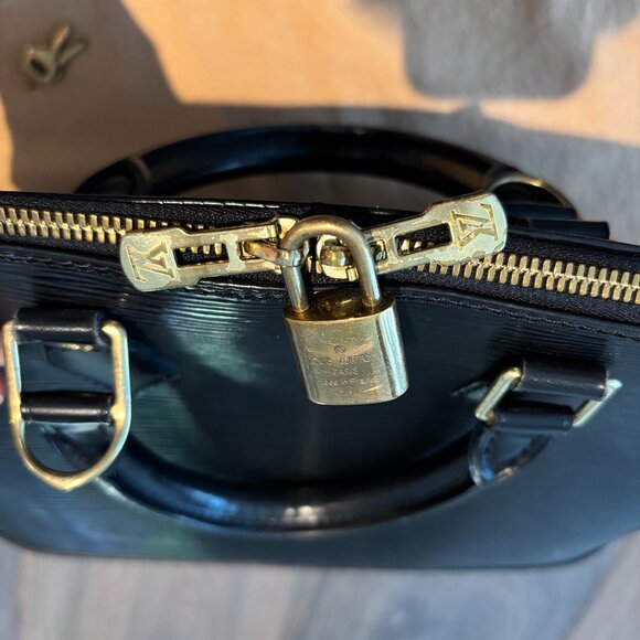 Louis Vuitton Alma PM - Picture 2 of 16
